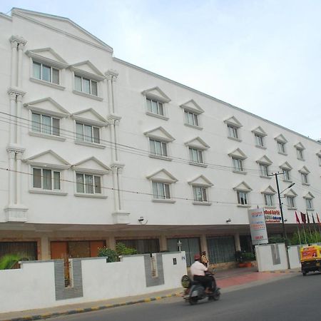 מלון העיר בנגלור Parijatha Gateway מראה חיצוני תמונה